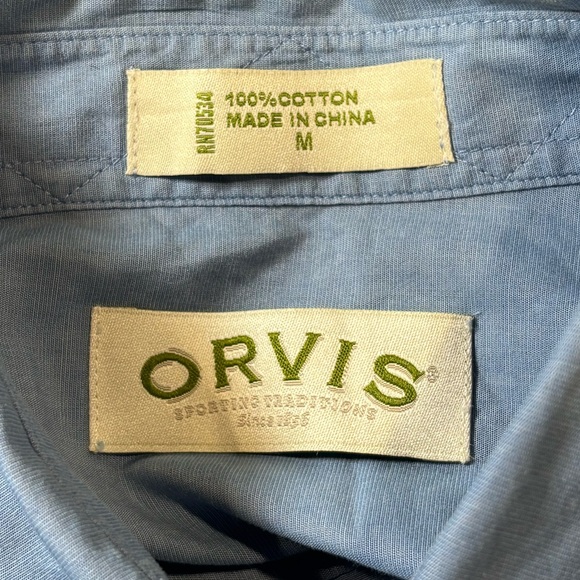 Orvis Sporting Traditions Outdoor Fishing Style Size Medium Blue 2-Pocket Shirt - Picture 3 of 3
